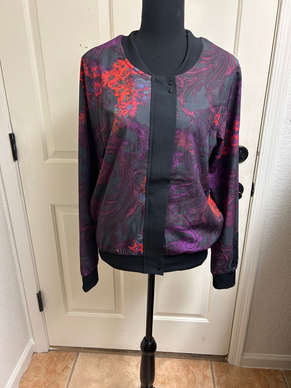 Fabletics Ithaca Lightweight Zip-Up Bomber Jacket with pockets, Multi Colored, M
